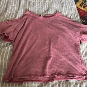 Cut-out shoulder short-sleeve top